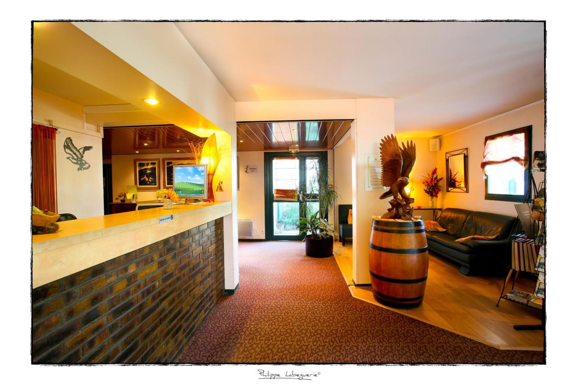 Logis Hotel Horus Restaurant Les Bruyeres Toulenne Екстериор снимка