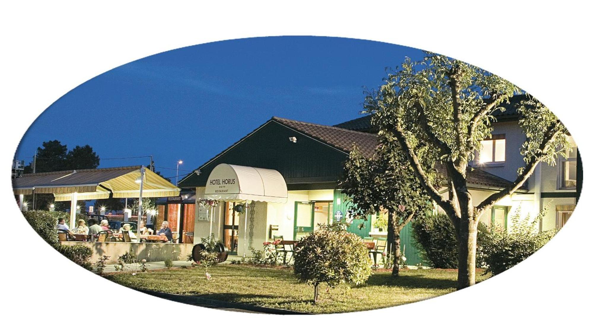 Logis Hotel Horus Restaurant Les Bruyeres Toulenne Екстериор снимка