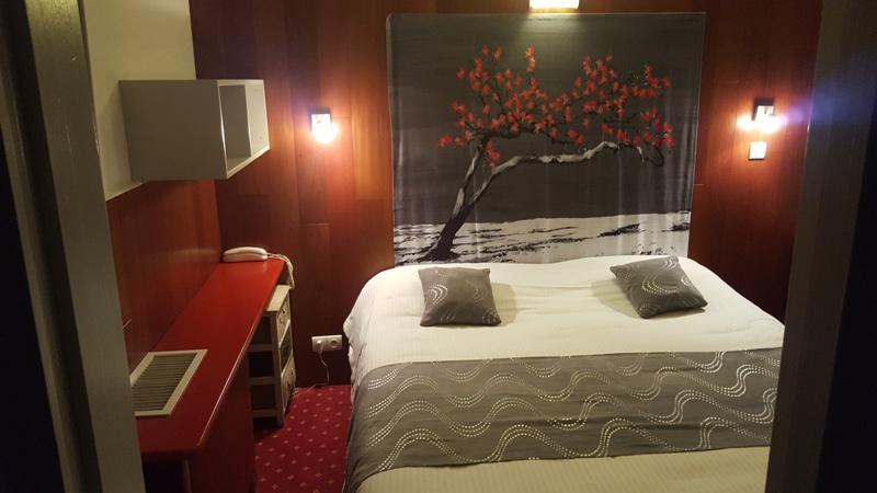 Logis Hotel Horus Restaurant Les Bruyeres Toulenne Екстериор снимка