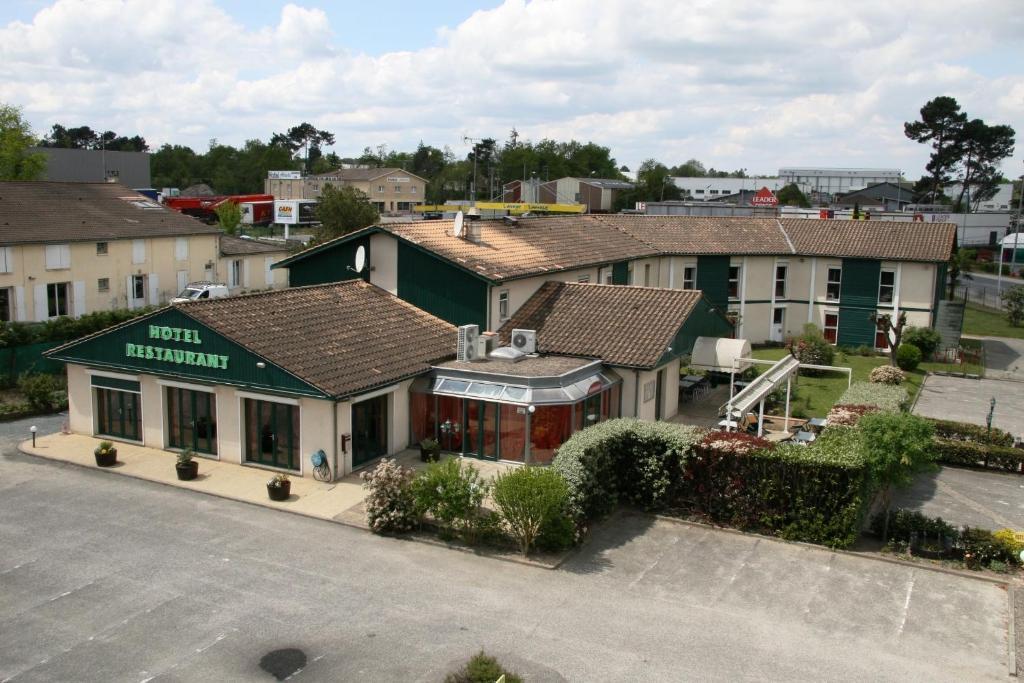 Logis Hotel Horus Restaurant Les Bruyeres Toulenne Екстериор снимка