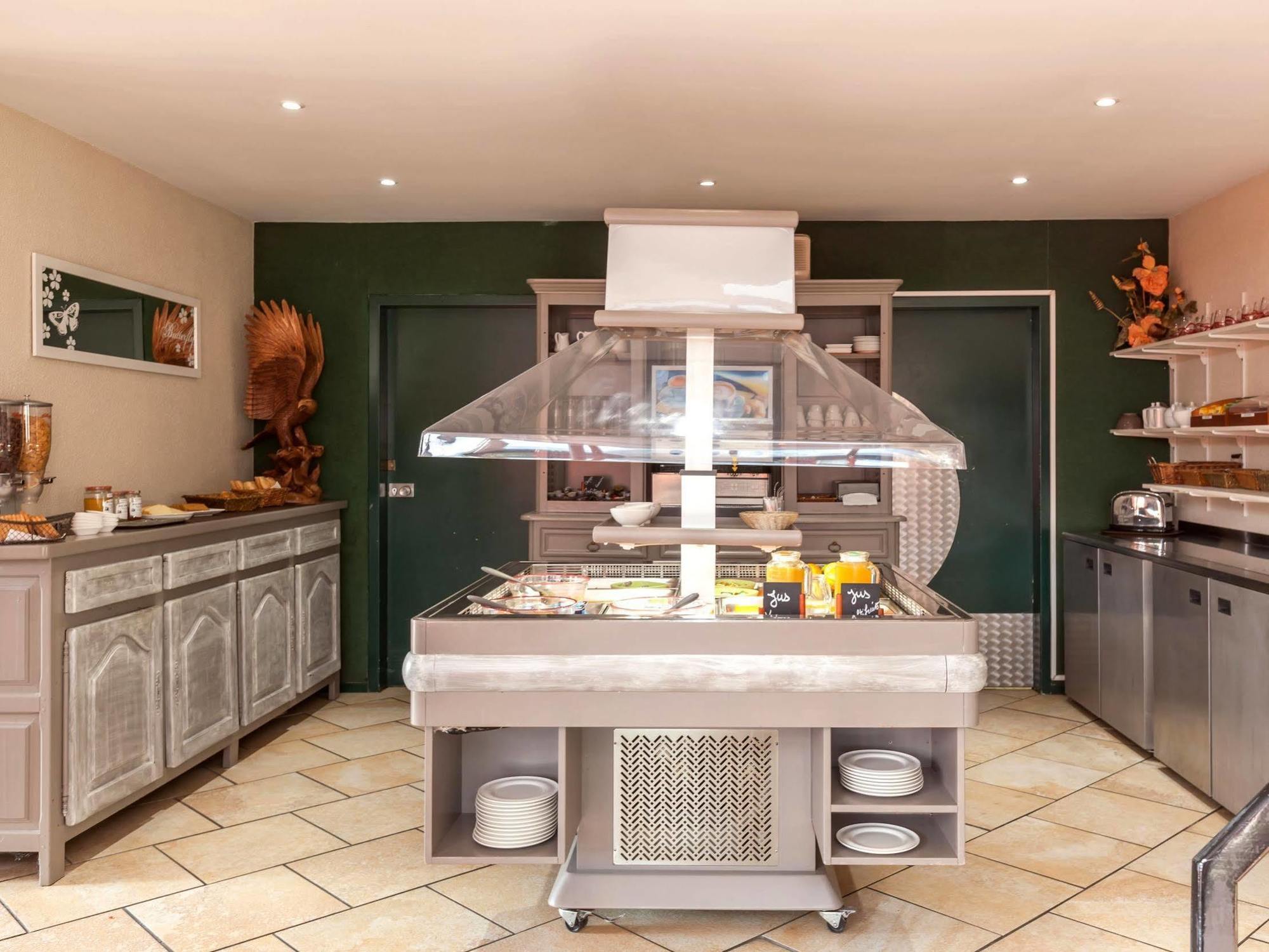 Logis Hotel Horus Restaurant Les Bruyeres Toulenne Екстериор снимка