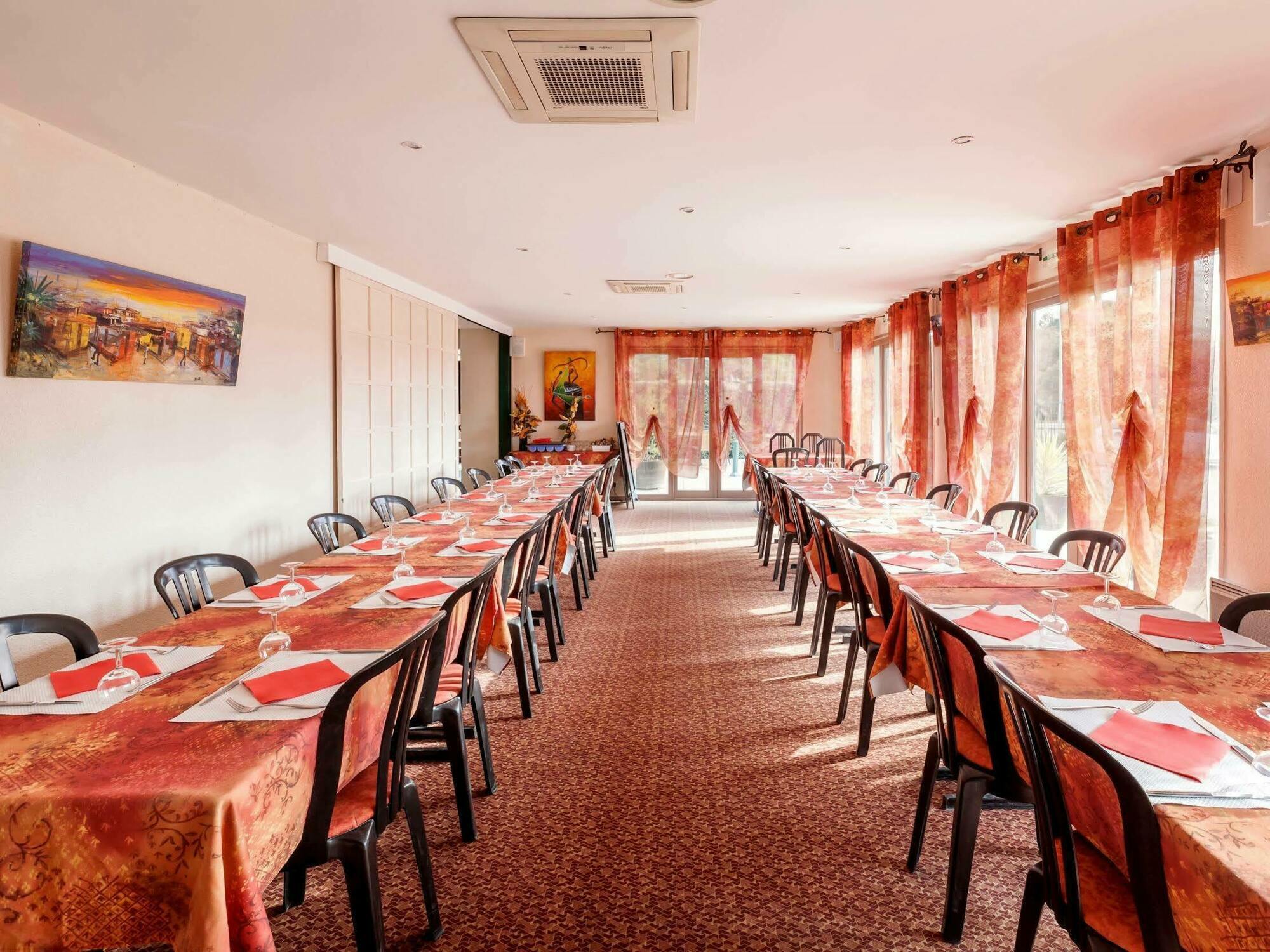 Logis Hotel Horus Restaurant Les Bruyeres Toulenne Екстериор снимка