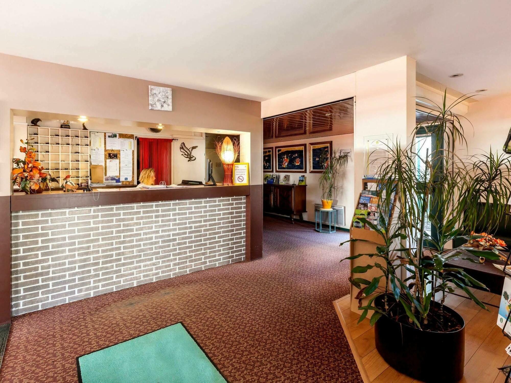 Logis Hotel Horus Restaurant Les Bruyeres Toulenne Екстериор снимка