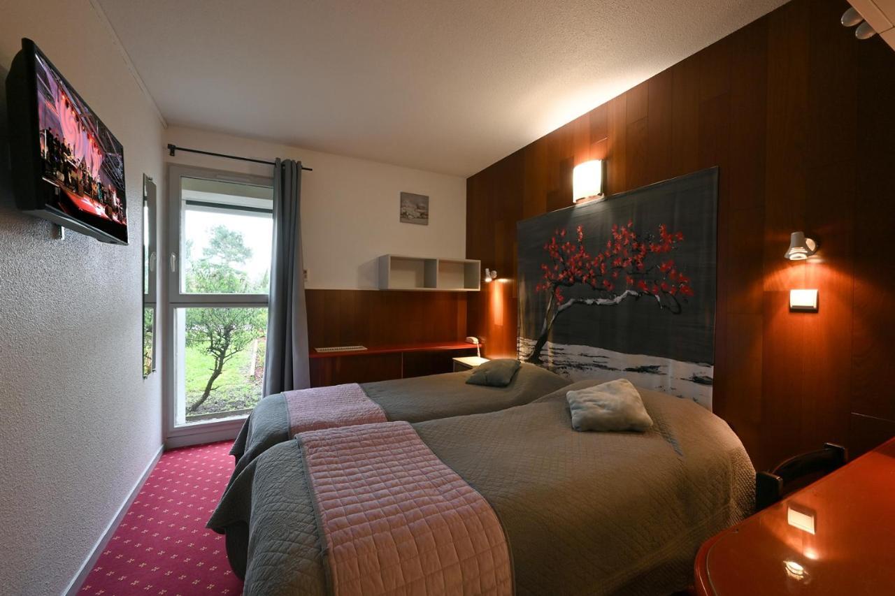 Logis Hotel Horus Restaurant Les Bruyeres Toulenne Екстериор снимка